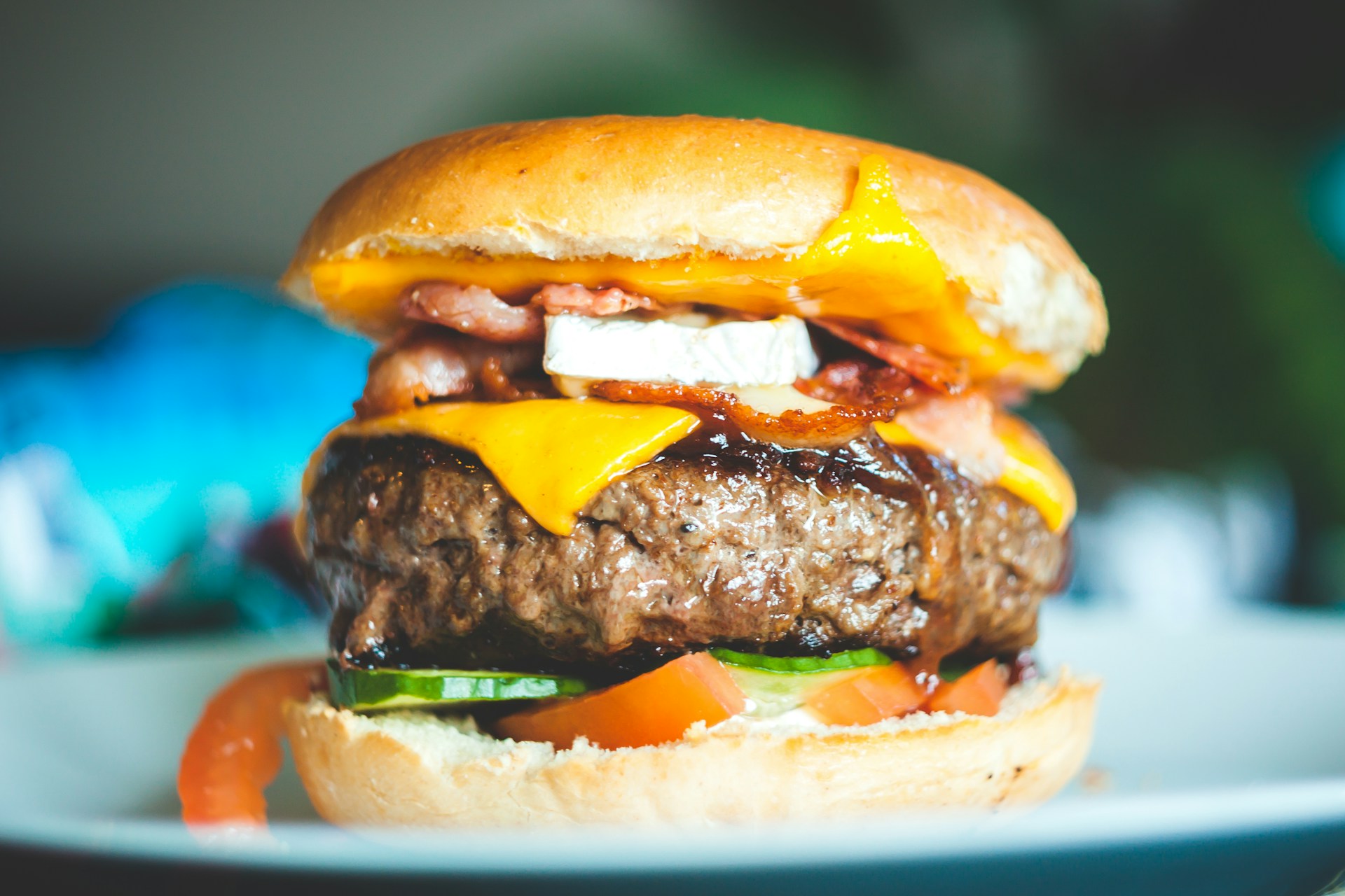 A cheeseburger on a plate